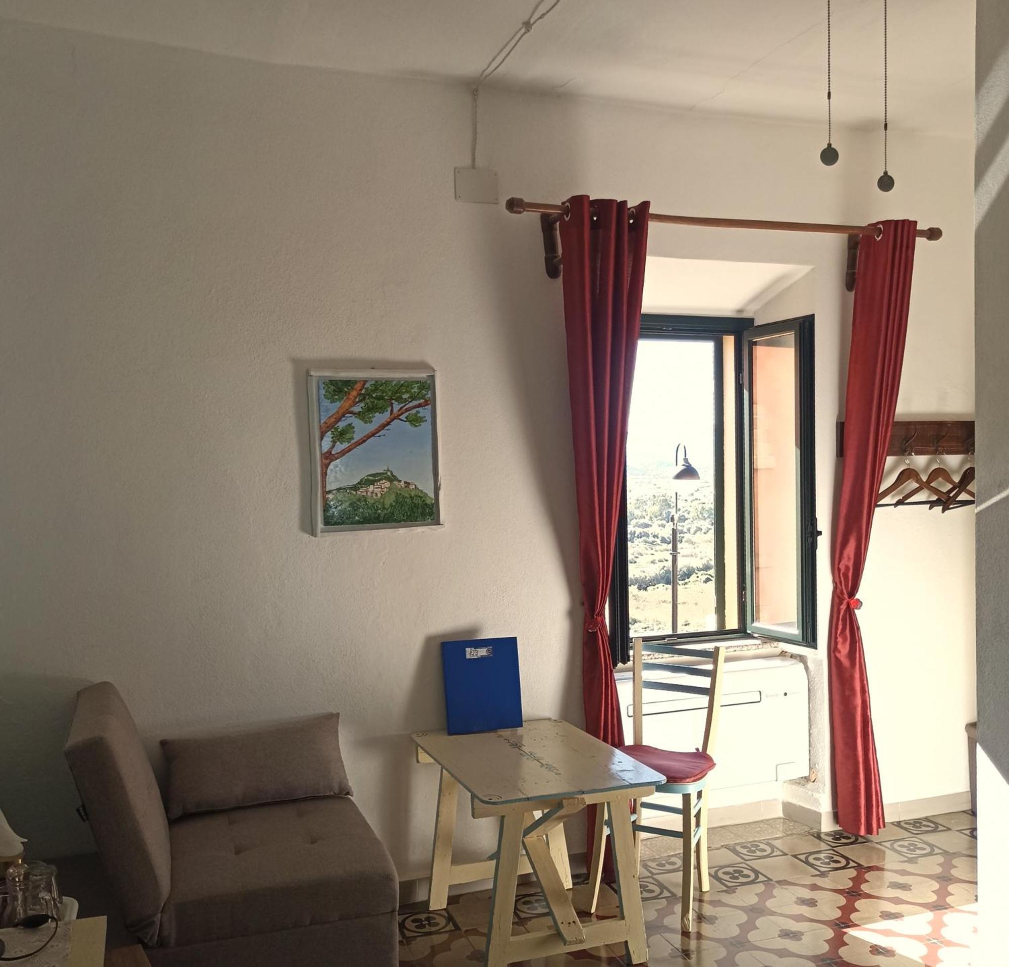 B&B Eleonora D'Arborea, Centro Storico โปซาดา ภายนอก รูปภาพ