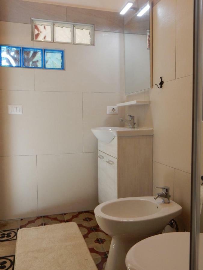 B&B Eleonora D'Arborea, Centro Storico โปซาดา ภายนอก รูปภาพ
